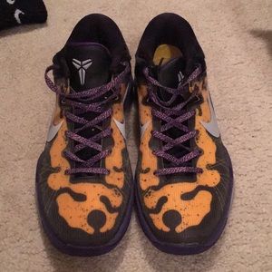 Kobe 8 poison dart frog